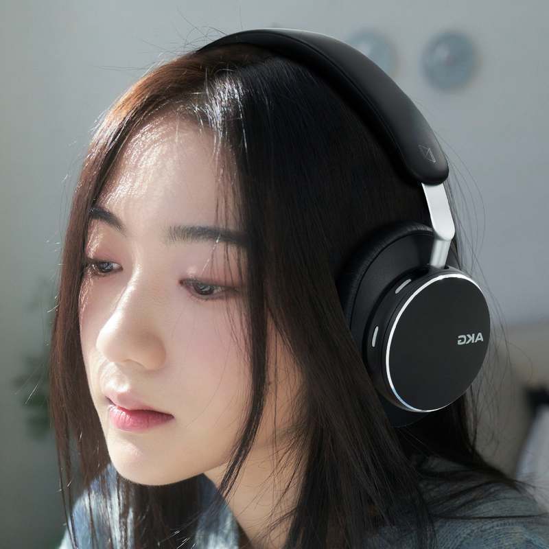 일상에서 편하게 즐기는 AKG N9 하이브리드 블루투스 헤드셋 추천