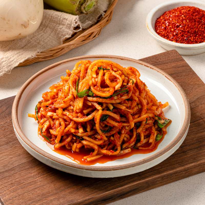 50년 전통의 국내산 무생채 김치, 집에서 맛보는 특별한 맛