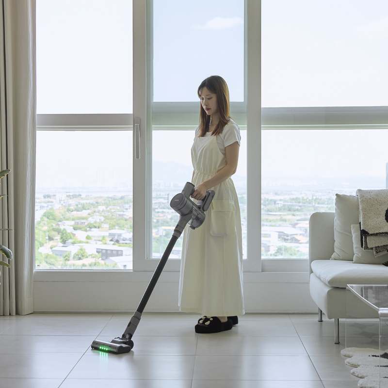 가볍고 강력한 무선청소기, 집안일이 훨씬 쉬워져요!
