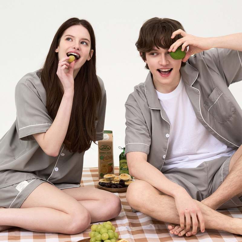 편안한 여름밤을 위한 실크 느낌 반팔 파자마 세트 추천!