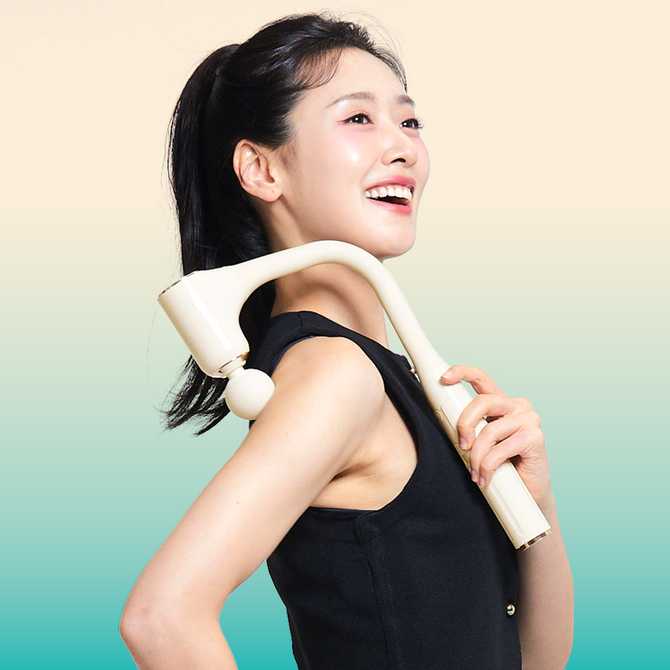 목과 어깨를 편안하게! 휴플러스 커브건 PRO C20 마사지건 소개