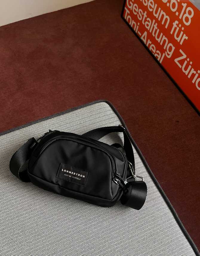 여행 가방 하나로 충분히! 가볍고 실용적인 크로스백 추천