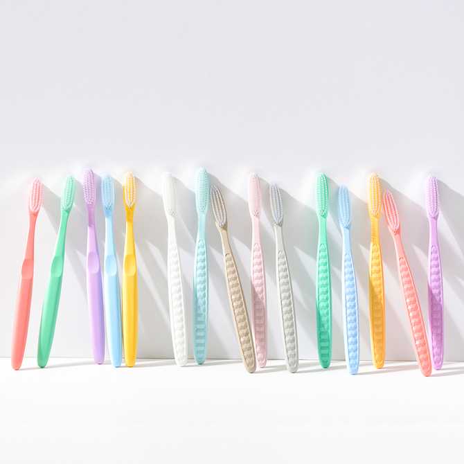 큰 손도 편하게 쓸 수 있는 왕타칫솔 베이직 10개 세트