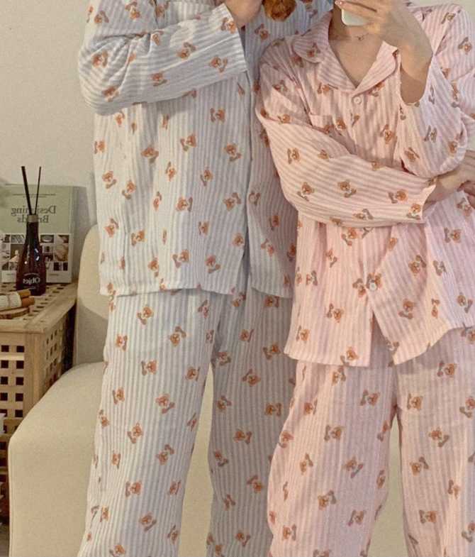 편안한 잠자리를 위한 곰돌이 긴팔 잠옷 세트, 실속형 커플 파자마 추천