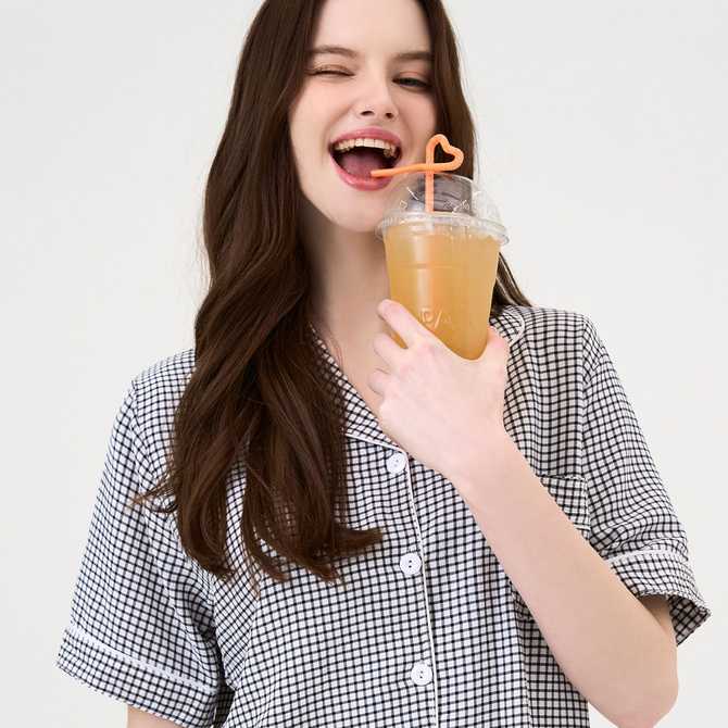 여름철 편안하게 입기 좋은 체크 반팔 파자마 세트 추천