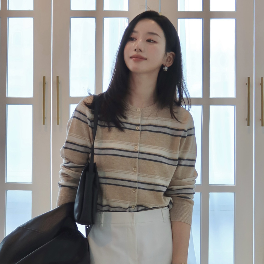 편안하게 입기 좋은 울 멀티 스트라이프 가디건, 한번 살펴보세요!