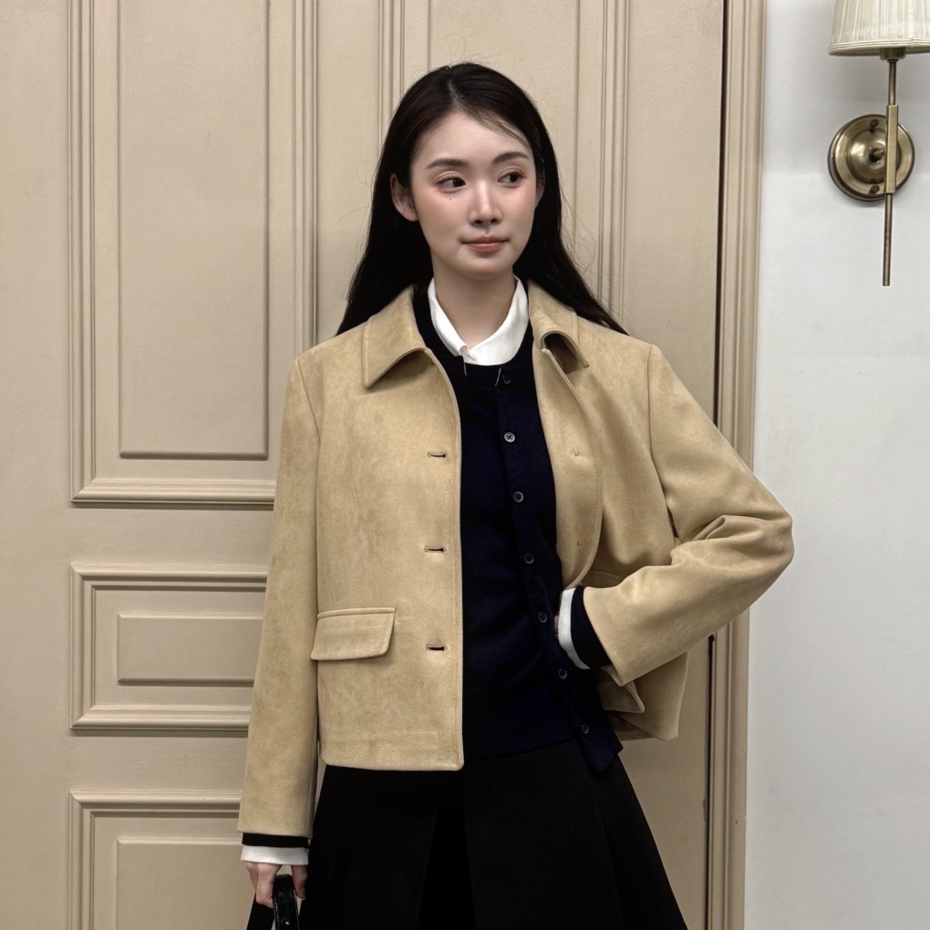 편하게 입기 좋은 숏 스웨이드 자켓, 지금 한번 살펴보세요!