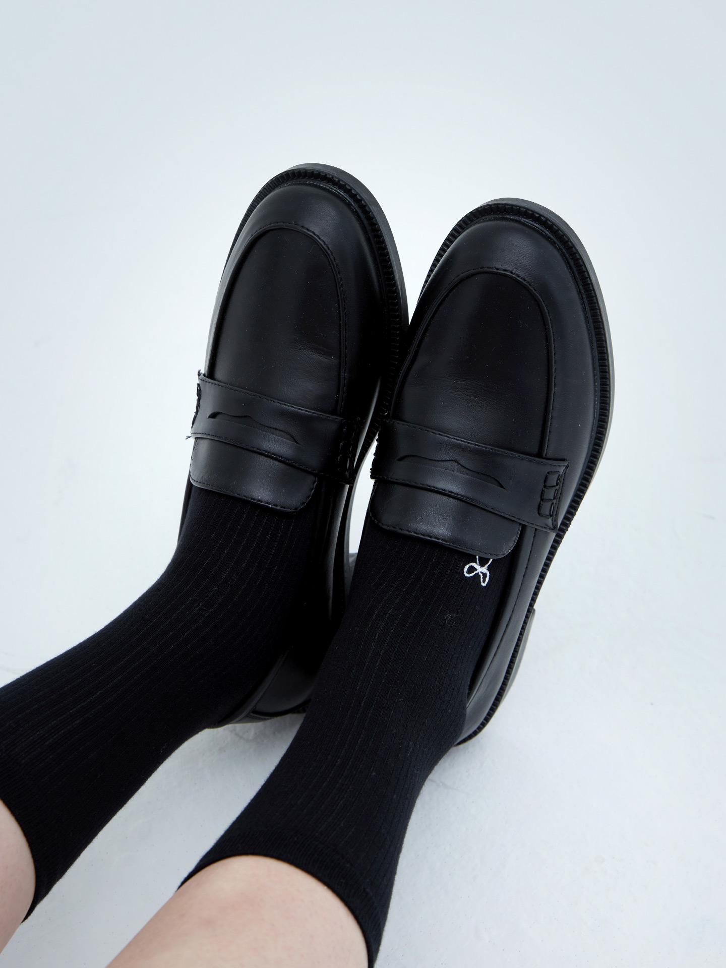 일상 출근과 하객 자리 모두 완벽! 편안하면서도 세련된 페니로퍼 추천