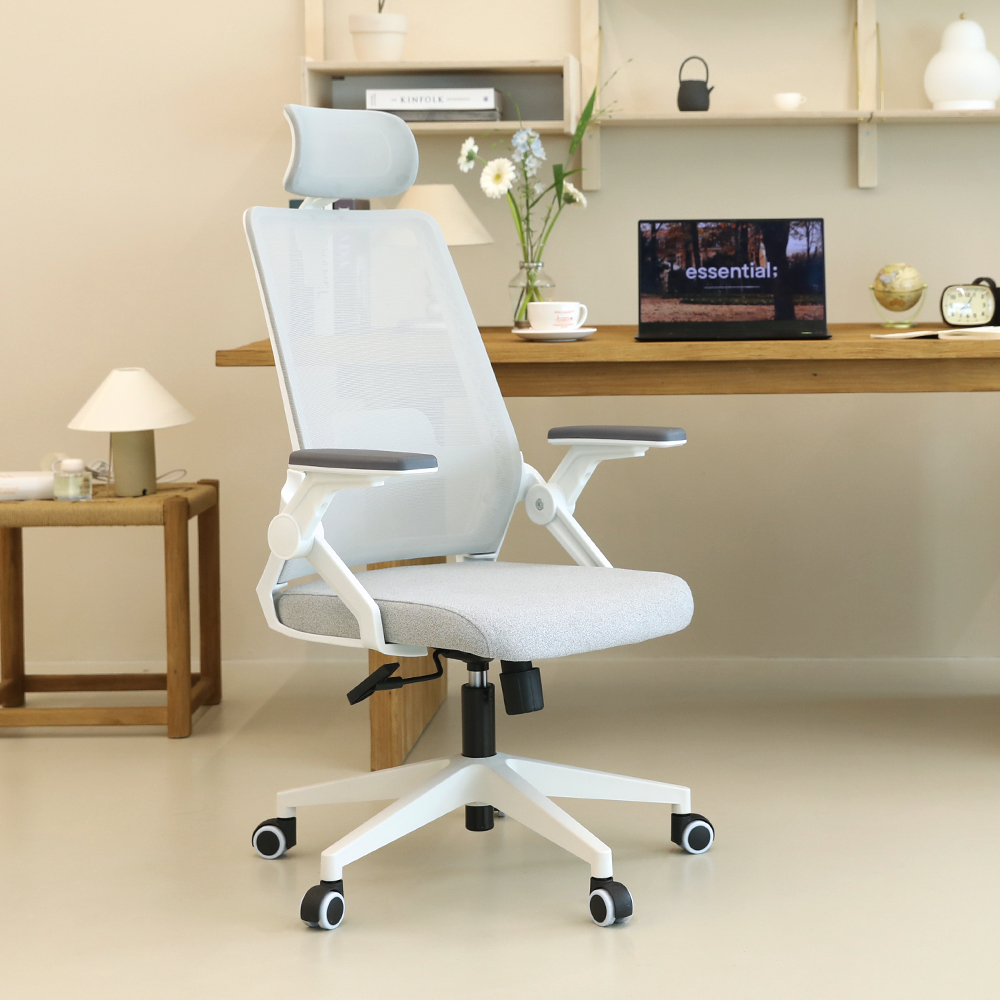 집에서 편하게 사용하는 컴퓨터 책상과 의자 추천