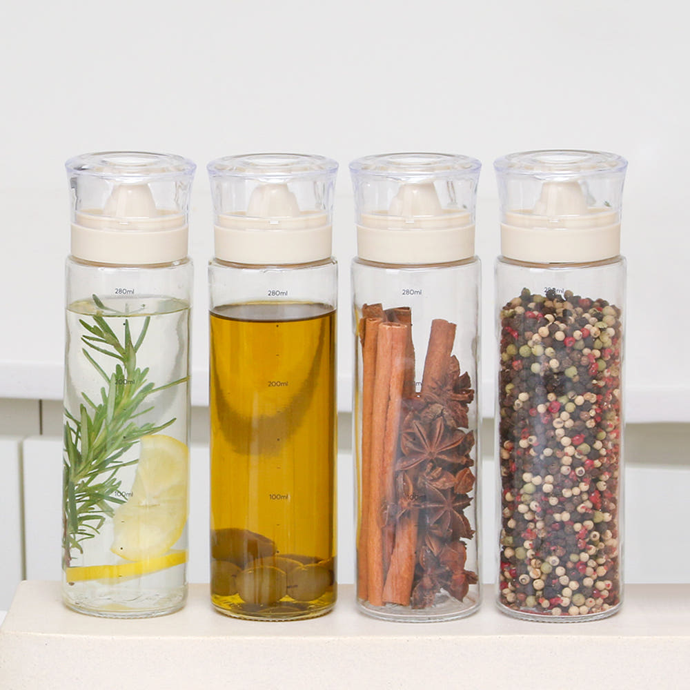 가정에서도 간편하게! 유리 양념통과 오일병으로 요리의 품격 높이기