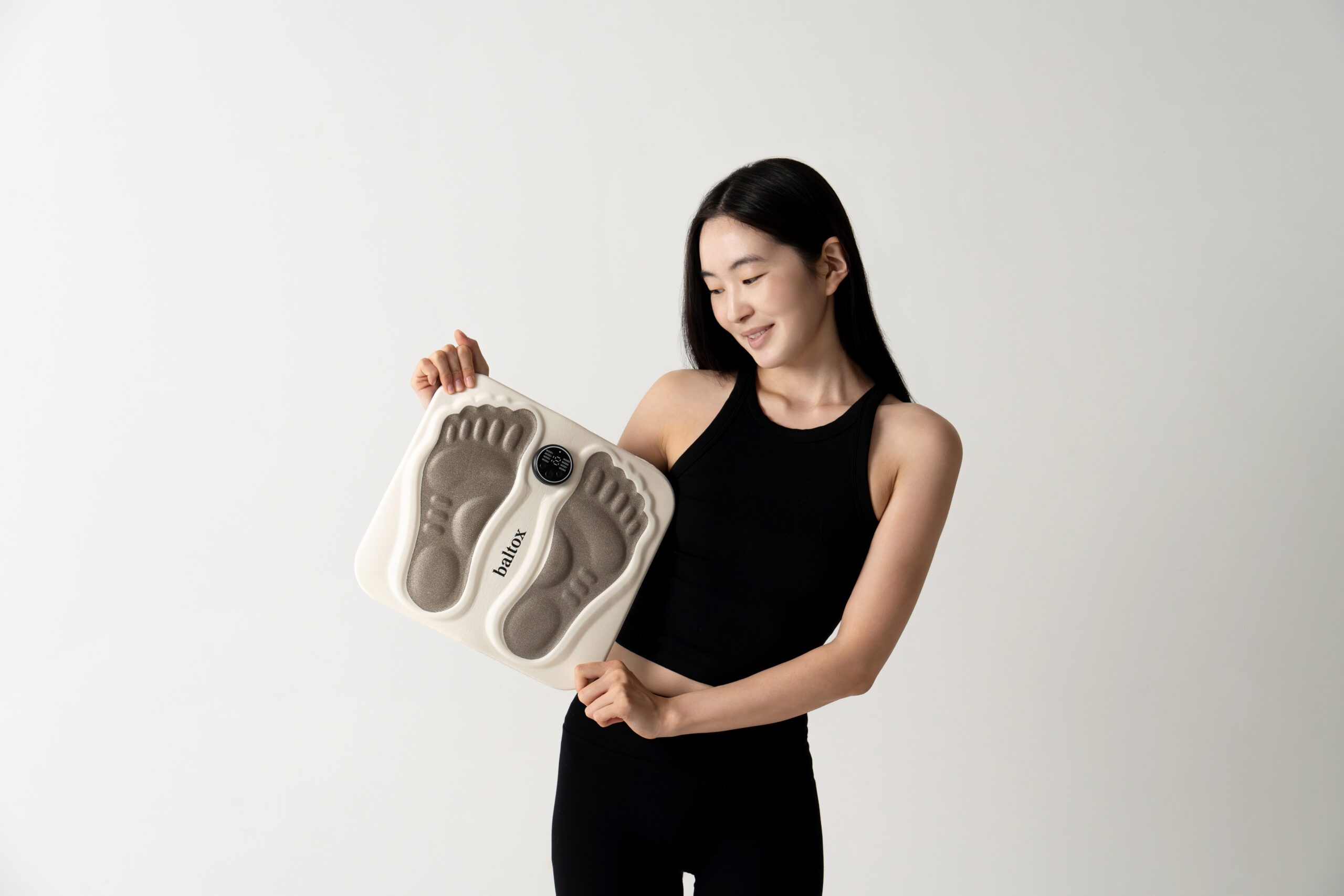 집에서 간편하게 발과 다리 건강 챙기기, EMS 마사지기 추천