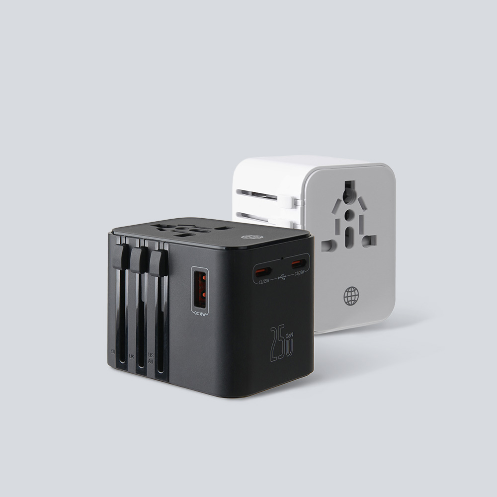 여행 가방에 꼭 챙기고 싶은 멀티충전 어댑터 추천!