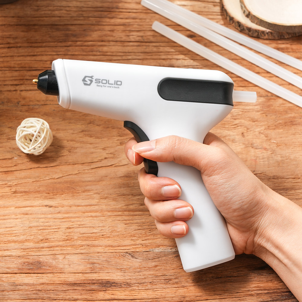 가볍고 편리한 무선 글루건으로 DIY를 더 즐겁게 만들어보세요!