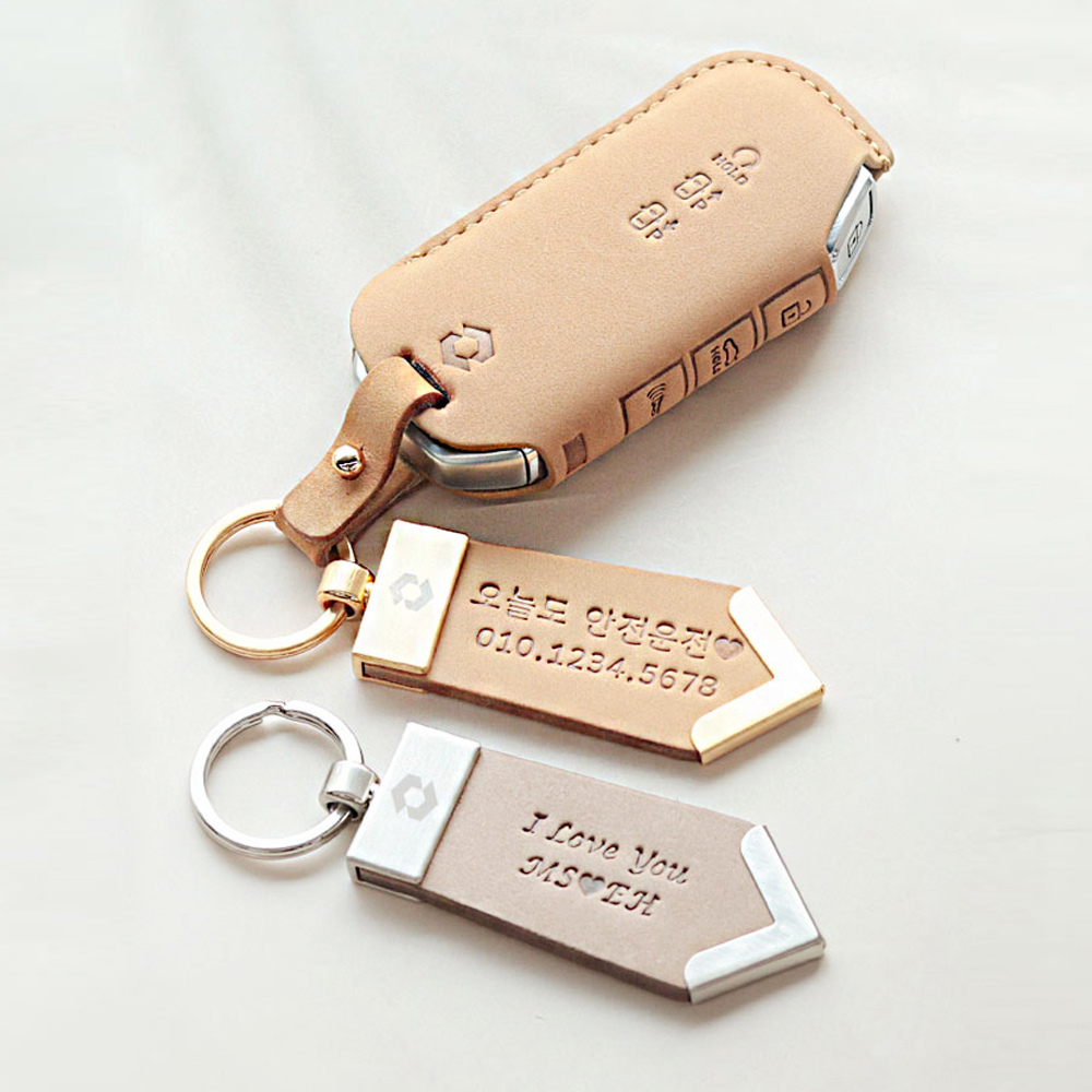 차 키를 깔끔하게 보호하는 스마트 가죽 키케이스, 한글 디자인이 돋보여요!