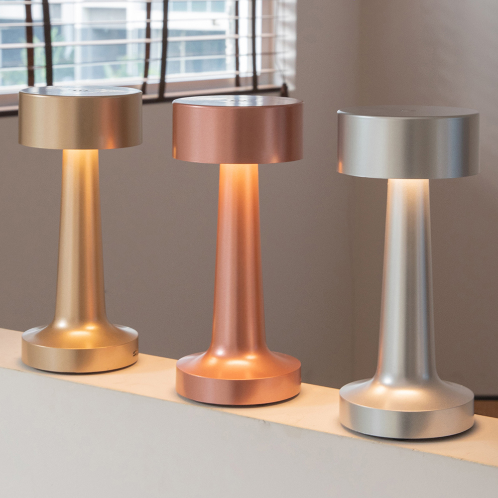 침실 분위기를 한층 더 아늑하게 만들어주는 무선 스탠드 조명 추천