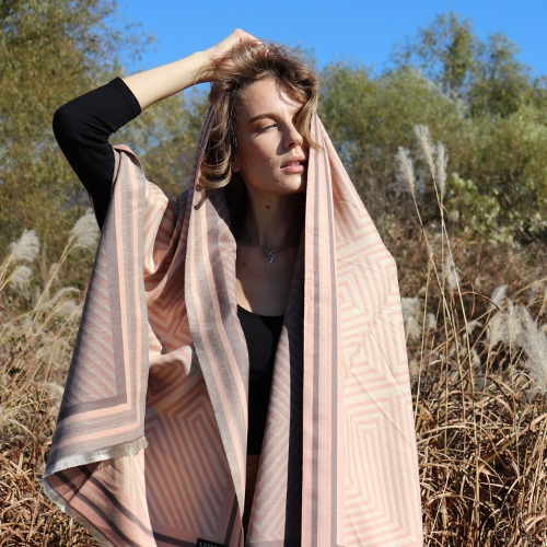 일상 속 따뜻함을 더하는 여성용 머플러와 숄 추천