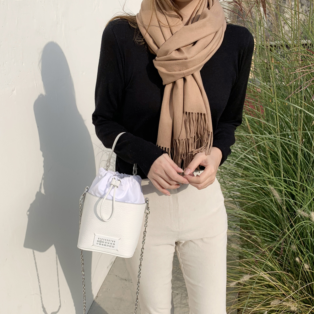 포근하고 부드러운 캐시미어 목도리, 겨울철 따뜻함을 더하는 최고의 선택!