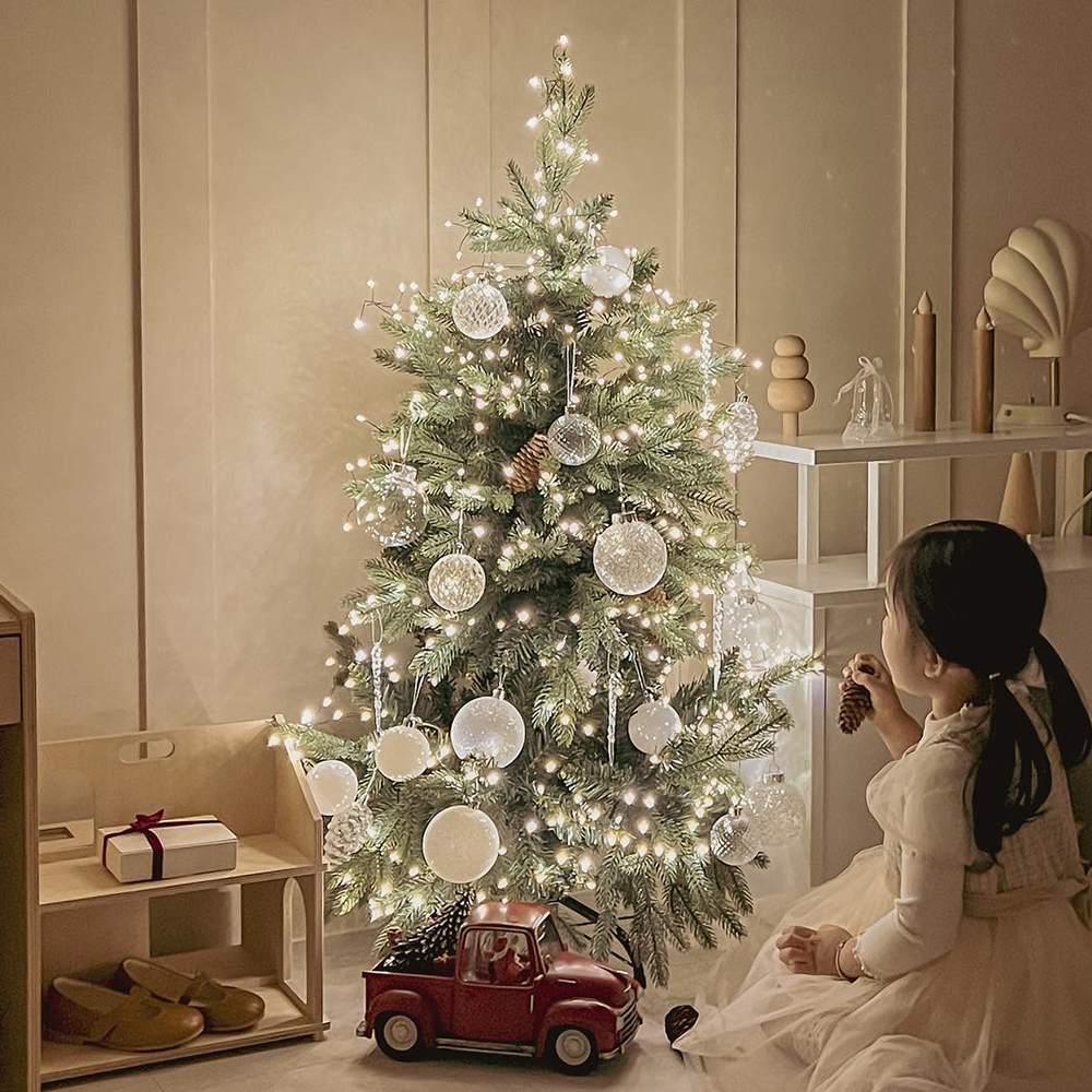 집 안을 따뜻하게 밝혀줄 크리스마스 미니 트리 추천, 100cm 크기와 예쁜 조명까지!