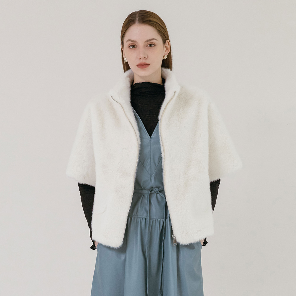 편하게 입기 좋은 반팔 집업 퍼자켓, 어떤 매력일까?