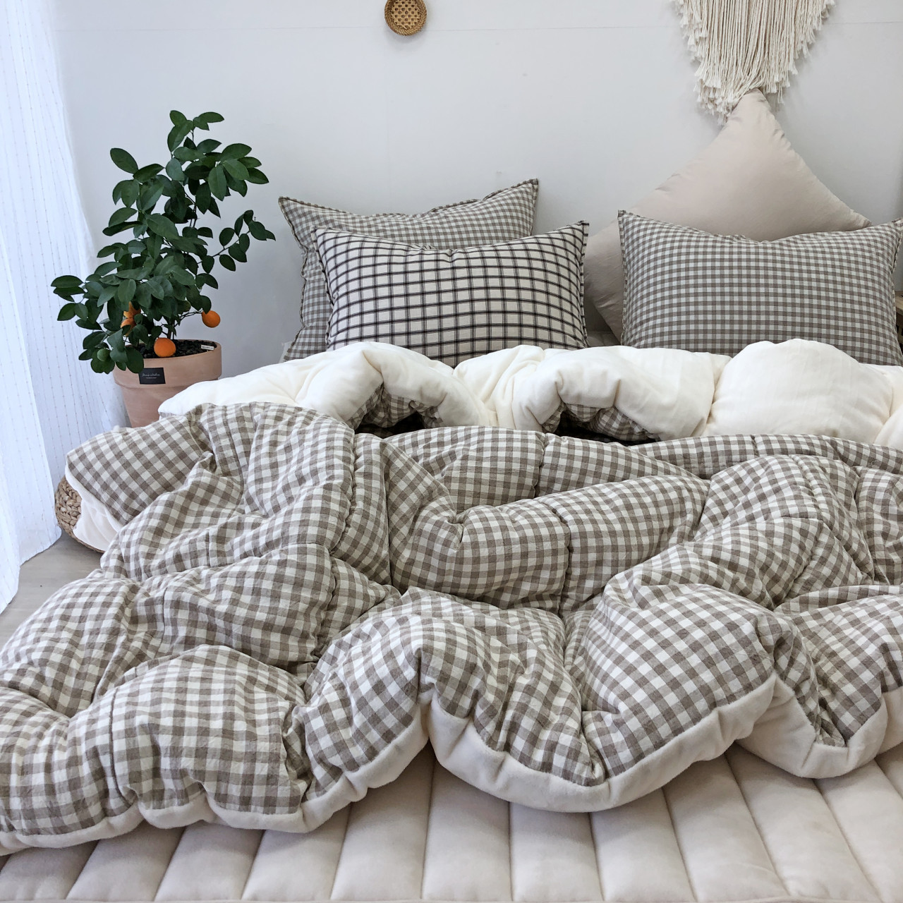 포근하고 따뜻한 체크 무늬 침구, 겨울철 알러지 걱정 없이 사용하세요!
