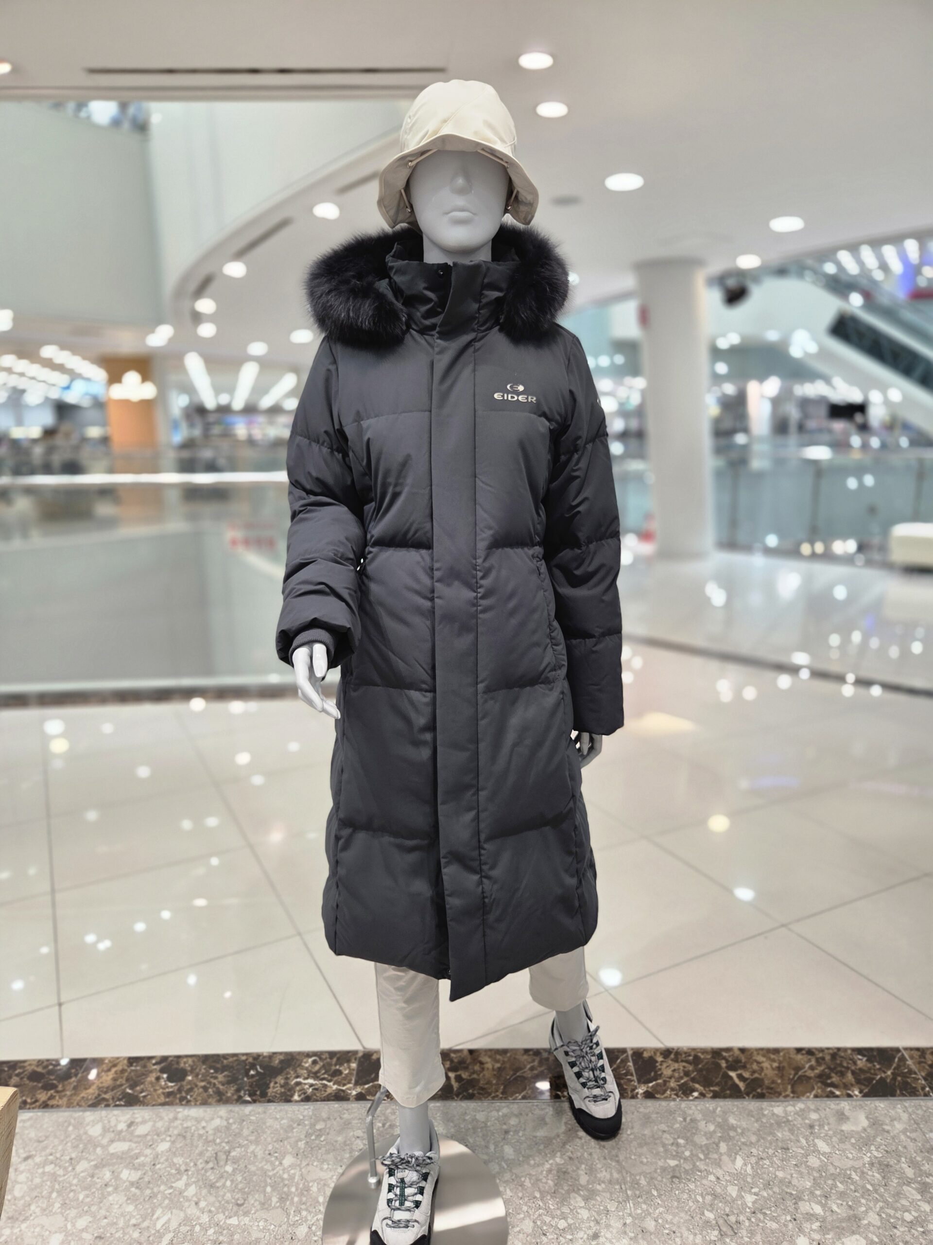 따뜻하고 스타일리시하게! 여성 겨울 방풍 롱 다운 자켓 추천