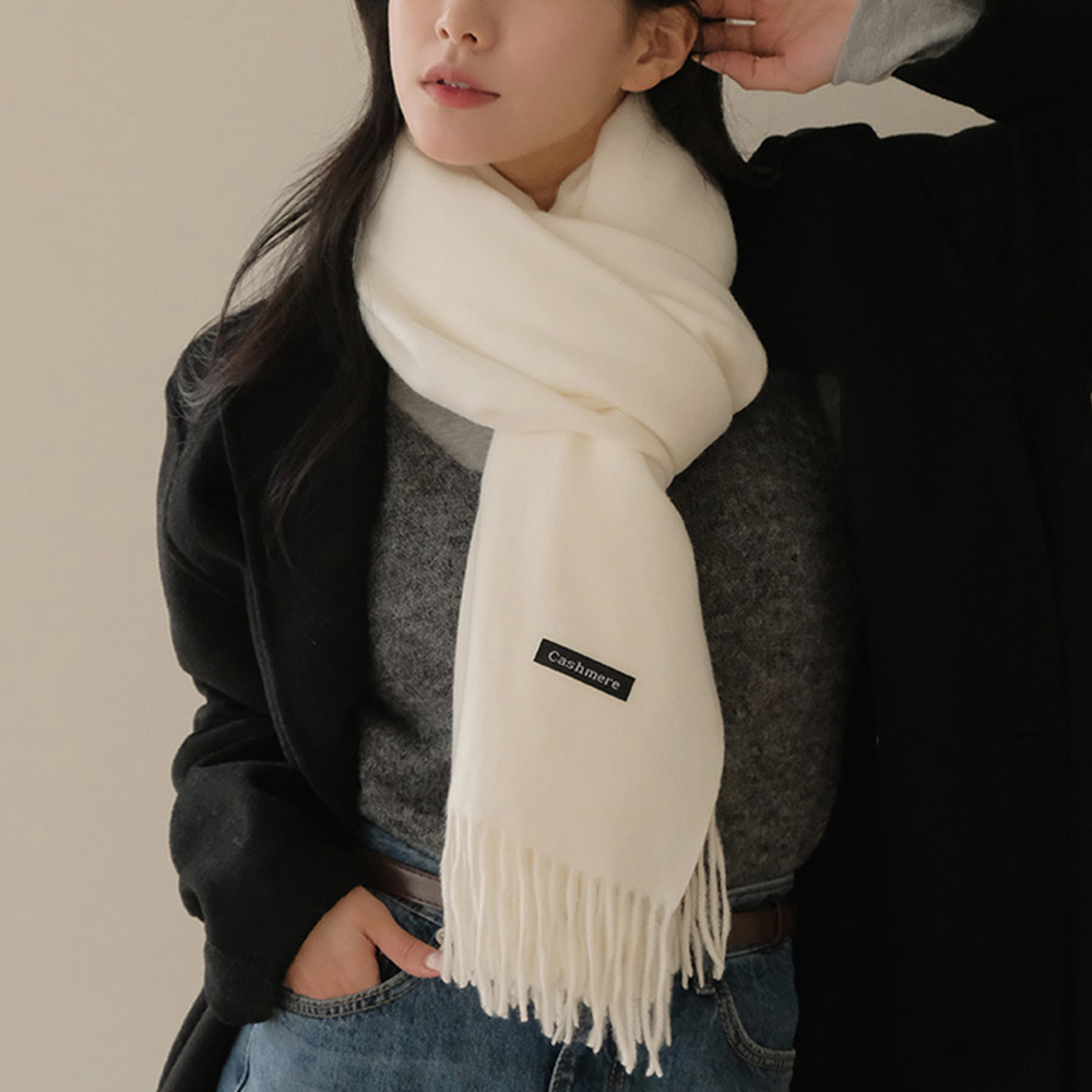 포근하고 따뜻한 캐시미어 머플러, 일상 속 필수 아이템으로 딱이에요!