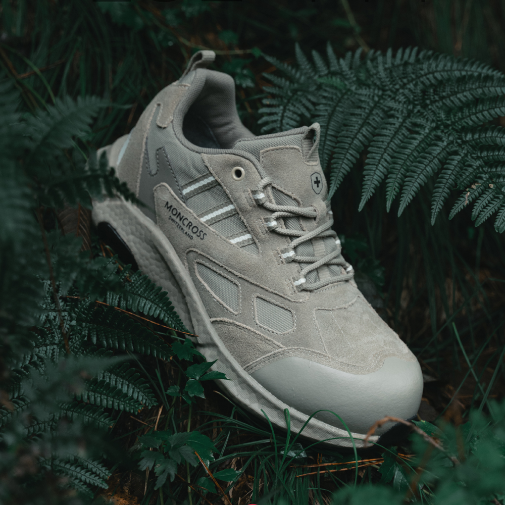 편하고 튼튼한 발볼 넓은 방수 안전화, 작업 현장에서 꼭 필요하죠!