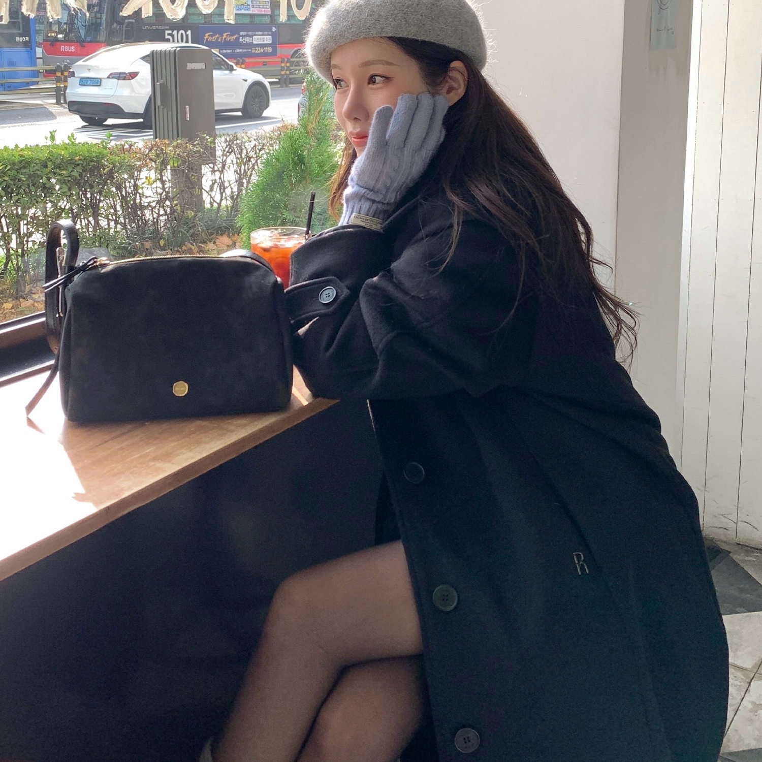 포근하고 세련된 캐시미어 울 롱 코트, 지금 바로 만나보세요!