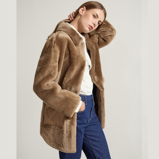 편안하게 입기 좋은 하프 무스탕 코트, 한번 살펴보세요!