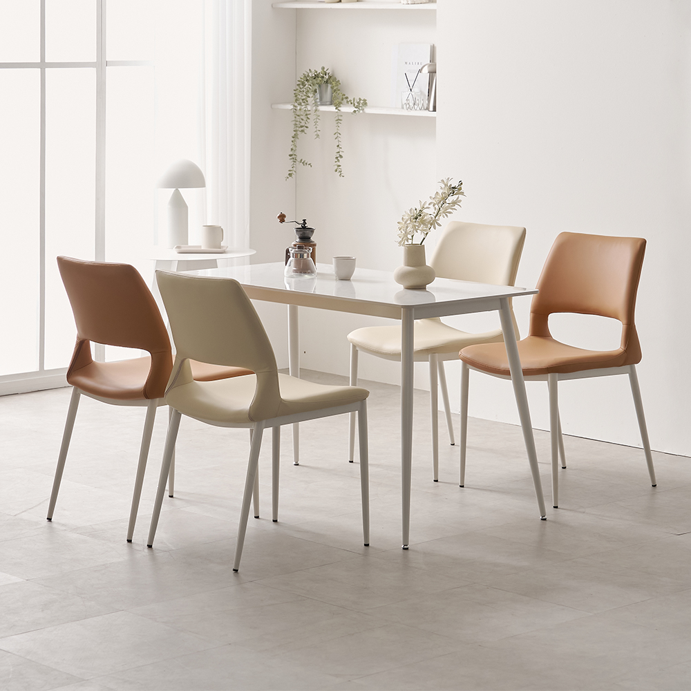 편안하게 앉을 수 있는 식탁 의자, 실리콘 가죽 등받이로 더 편안하게