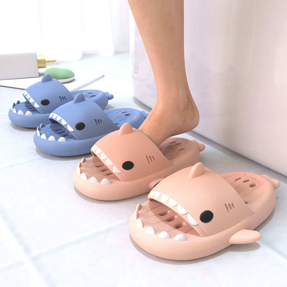 포근하고 귀여운 상어 욕실 슬리퍼, 집에서도 편하게 신어요!