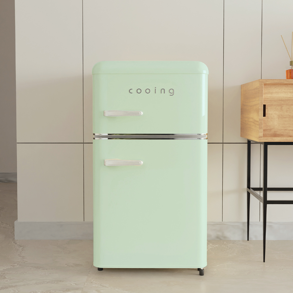 작고 귀여운 레트로 냉장고, 집이나 사무실에 딱 좋아요!