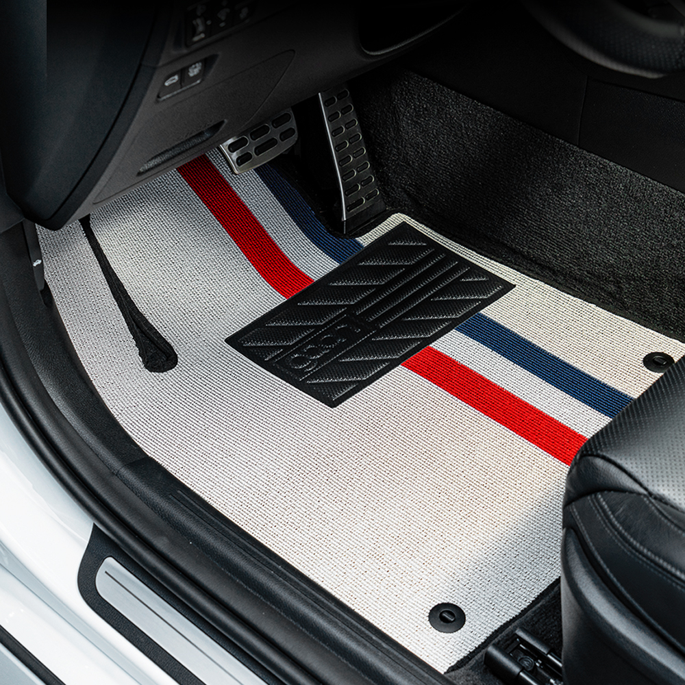 차량 운전석에 딱 맞는 카매트, 쉽게 교체하는 방법 알려드릴게요!