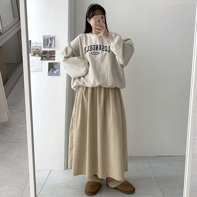 겨울철에 딱 어울리는 레이어드 원피스, 편하게 입기 좋은 골덴과 뷔스티에 스타일