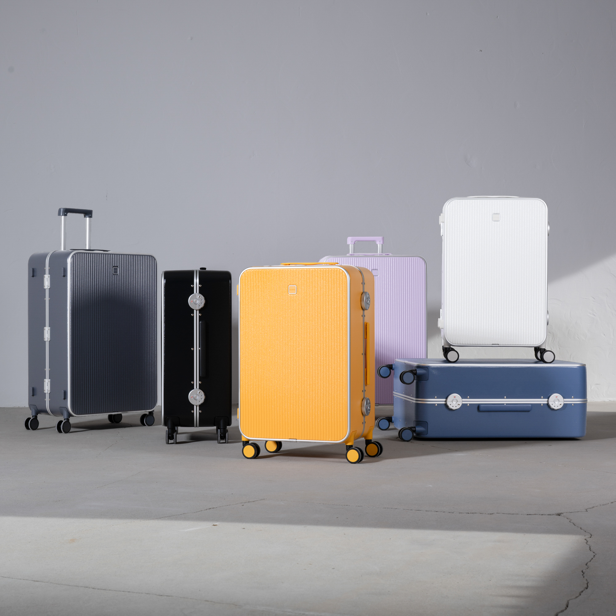 여행이 즐거워지는 캐리어, 밤켈 70cm로 가볍고 편하게 떠나보세요!