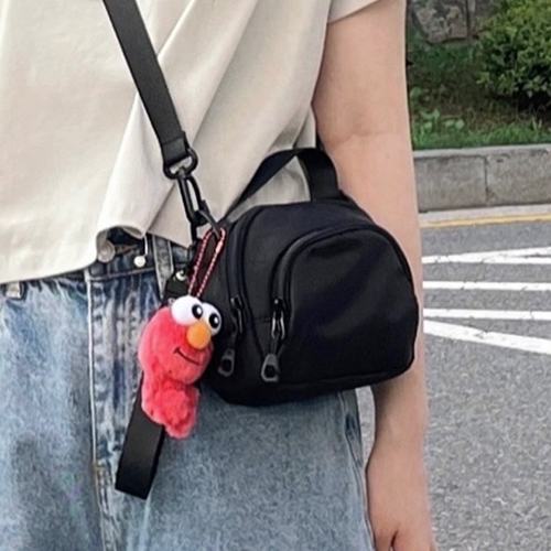 여행 갈 때 딱 좋은 가볍고 실용적인 크로스백 추천!