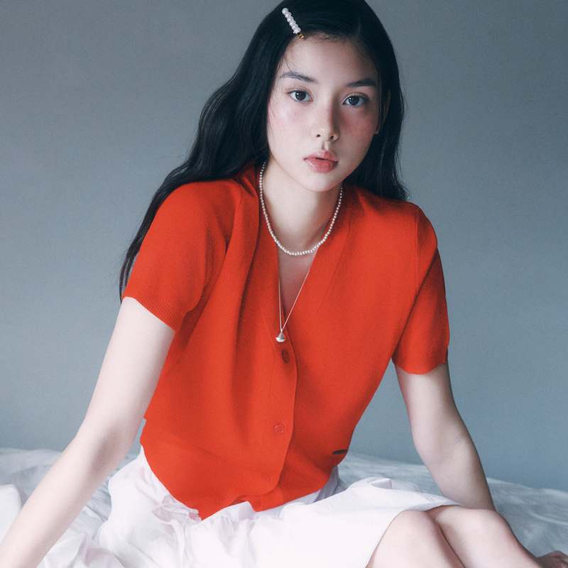 편하게 입기 좋은 반팔 가디건, 로엠 올데이 브이넥 스타일 추천!