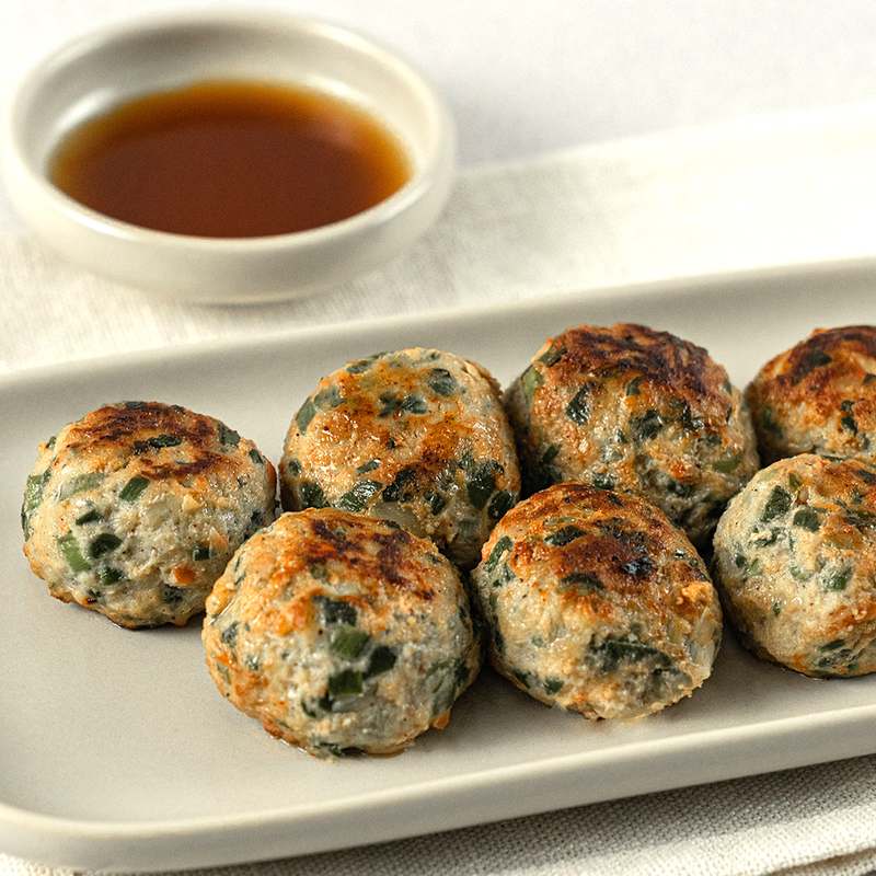 밀가루 없이 건강하게 즐기는 이베리코 굴림만두, 400g으로 맛보세요!