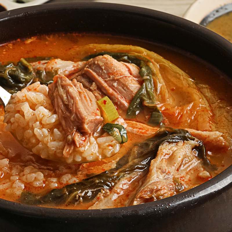 캠핑이나 집에서 간편하게 즐기는 순살 뼈해장국과 감자탕 추천!