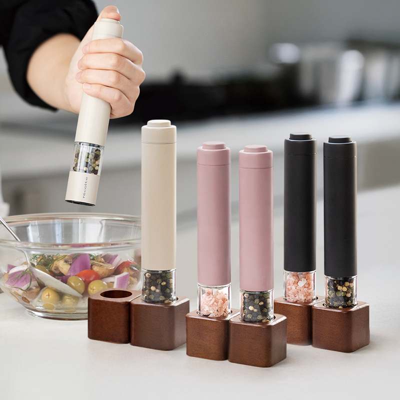 가볍게 사용하는 전동 소금 후추 그라인더, 집에서도 간편하게!