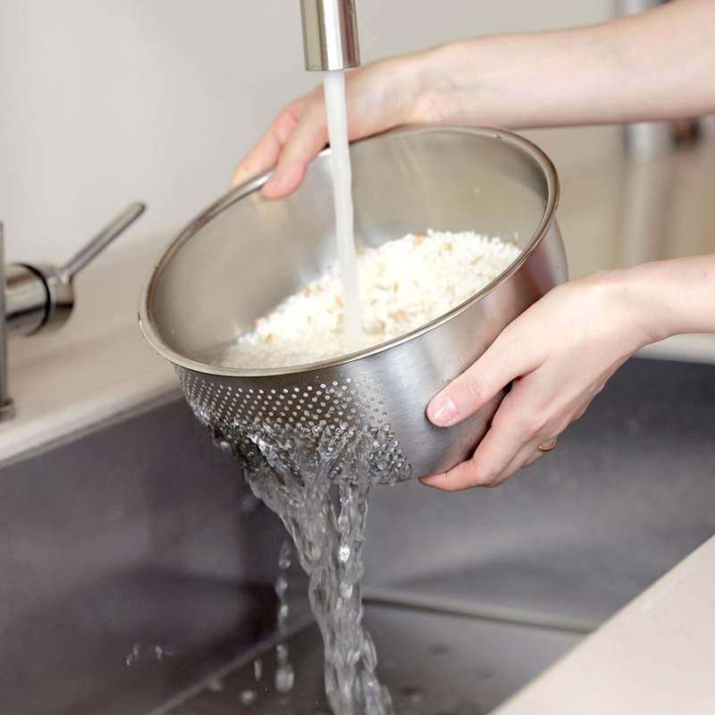 쉽고 편하게 사용하는 쌀세척볼과 과일 세척통 추천! 집에서 간편하게 세척하는 방법