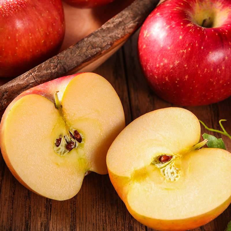 신선한 햇사과 한입, 경북 청송과 안동에서 직송하는 달콤한 맛