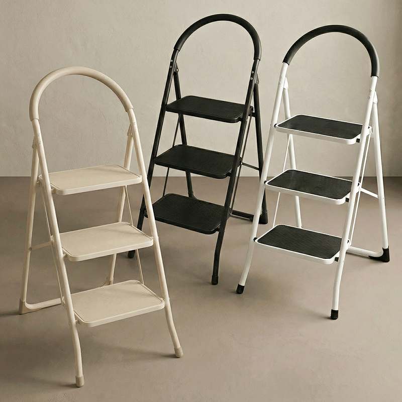 집에서 간편하게 사용하는 접이식 사다리, 안전하고 튼튼한 3단 계단