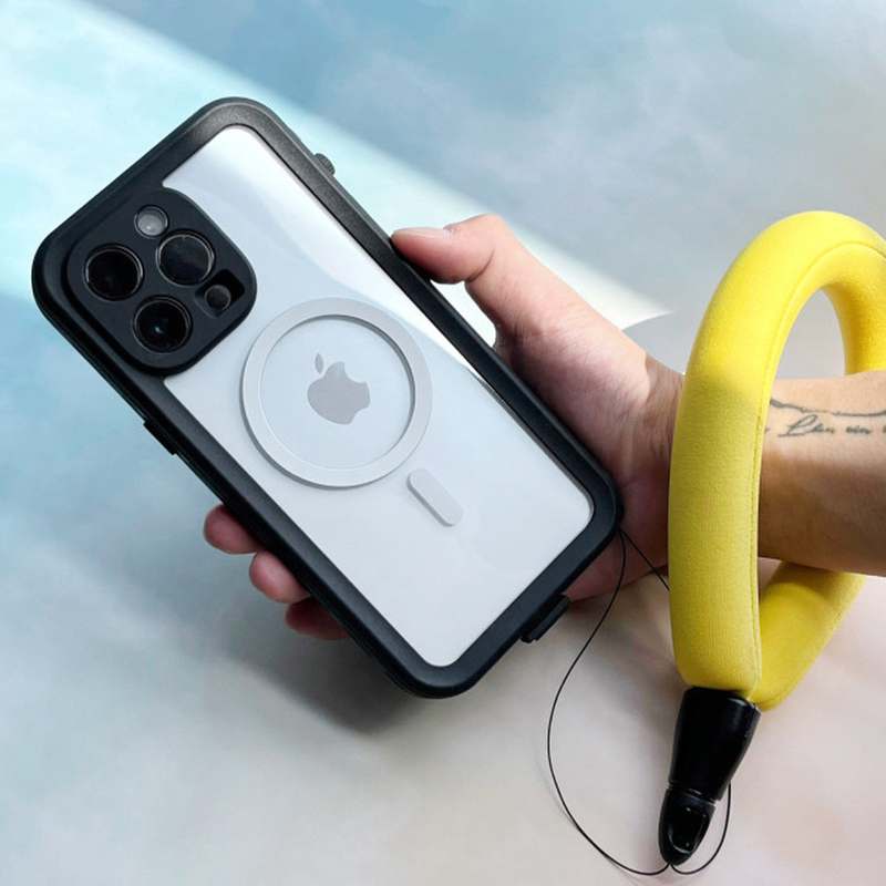 물놀이 시 스마트폰 안전하게 지키는 방법, 방수케이스와 구명팔찌 추천