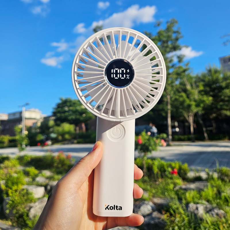 가볍고 강력한 휴대용 선풍기, 여름철 필수템 추천!