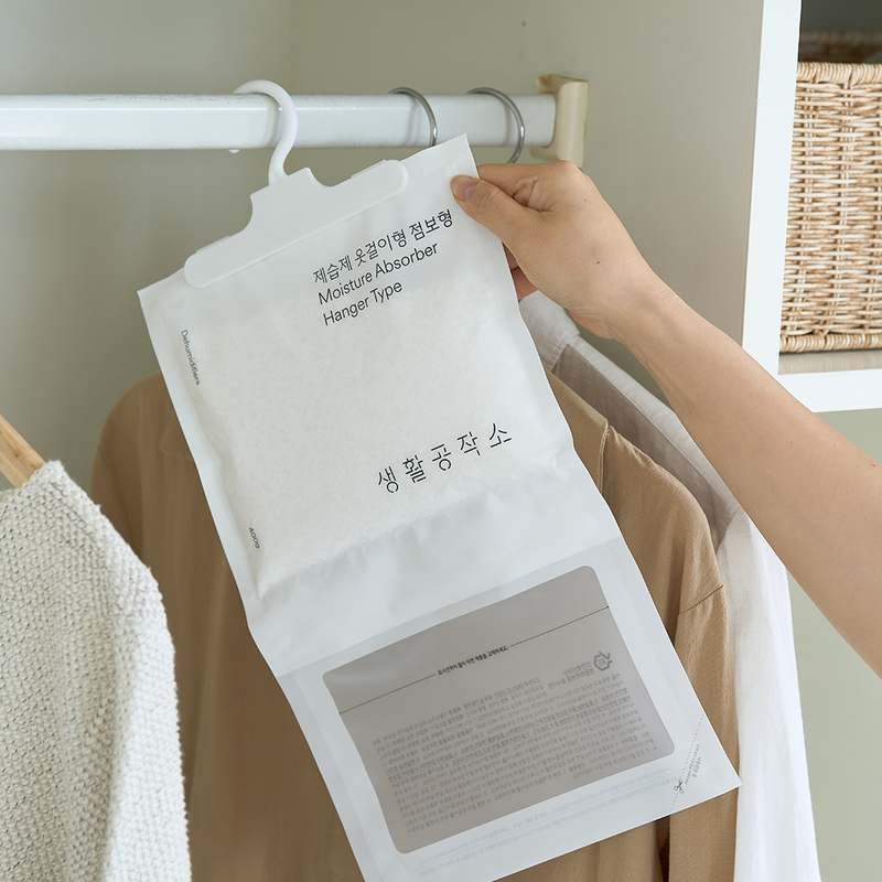 옷장 속 습기 걱정 끝! 대용량 옷걸이형 제습제로 쾌적한 공간 만들기
