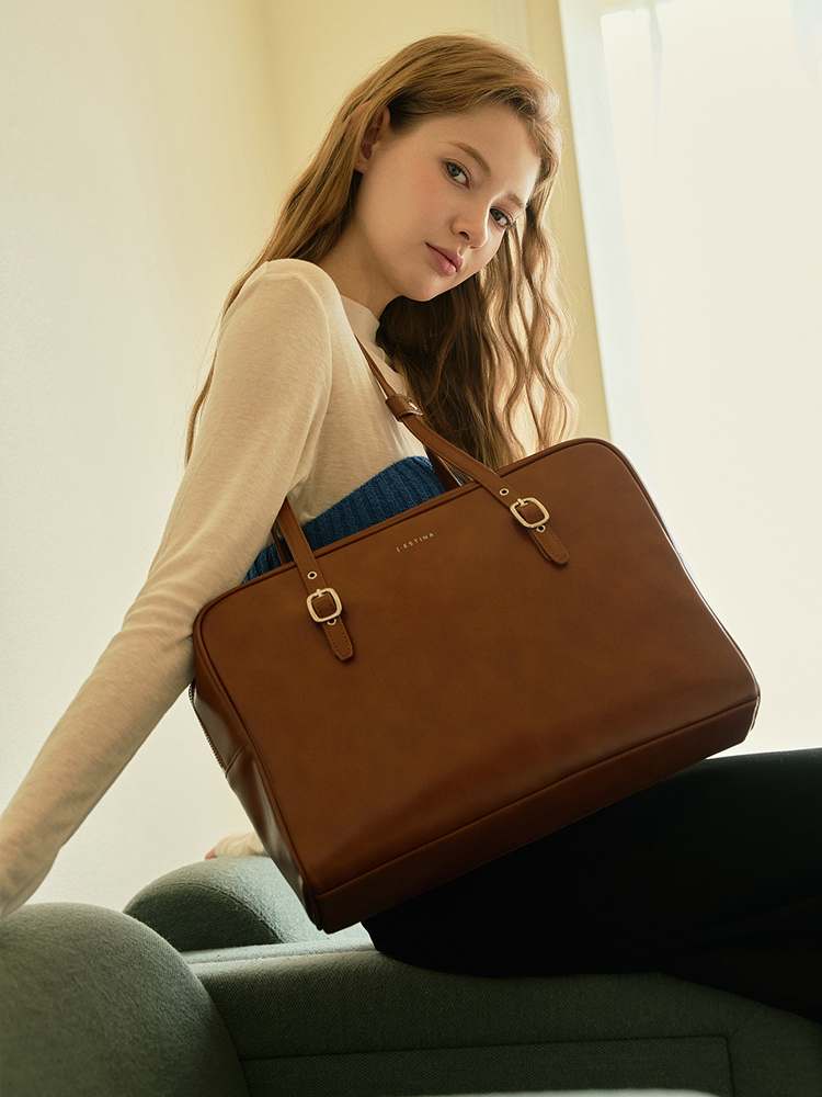 쉽고 편하게! 제이에스티나 VERO LG 숄더백으로 세련된 스타일 완성하기