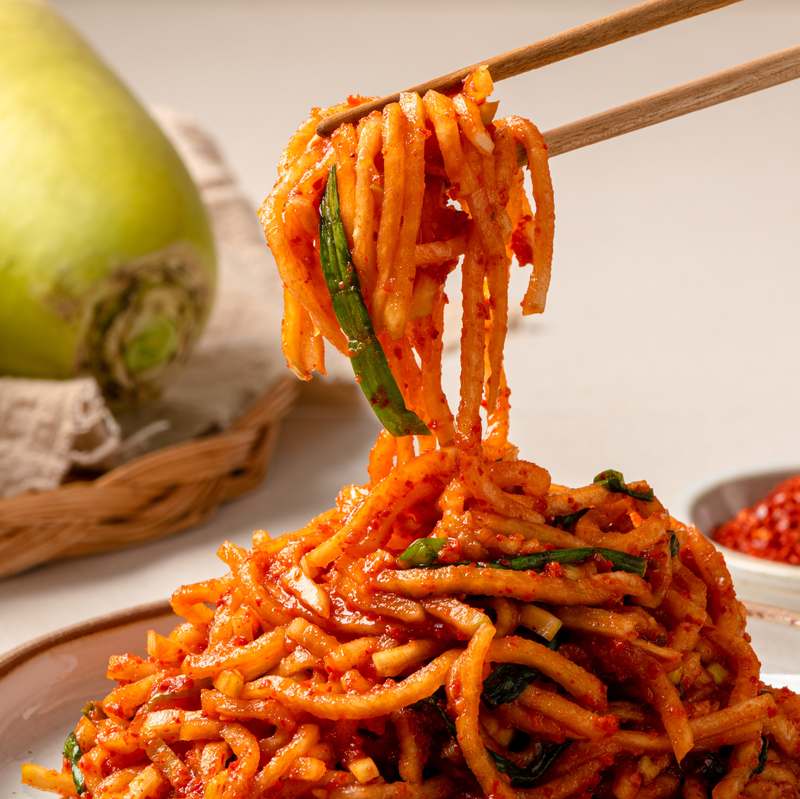 50년 전통의 국내산 무생채 김치, 집에서 맛보는 특별한 맛