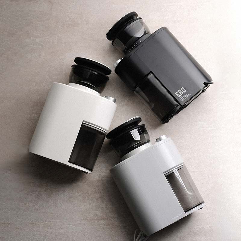 집에서도 쉽게 사용하는 전동 커피 그라인더, E80으로 원두 분쇄를 간편하게!