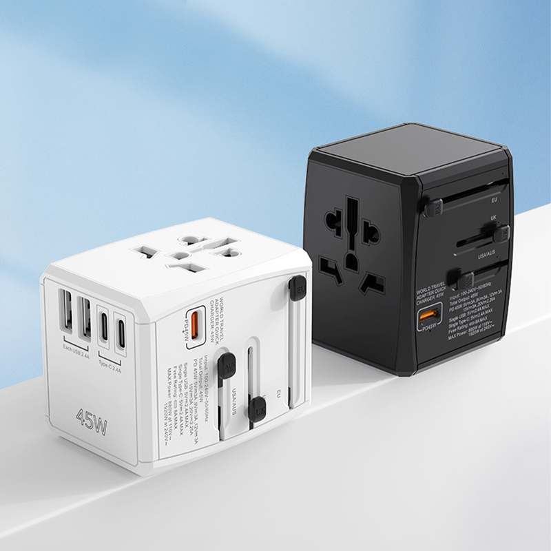 여행 갈 때 꼭 챙기고 싶은 멀티 어댑터, 간편하게 해외에서도 충전하세요!